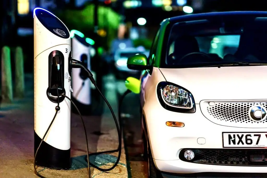 Understand different types of charging stations for ev