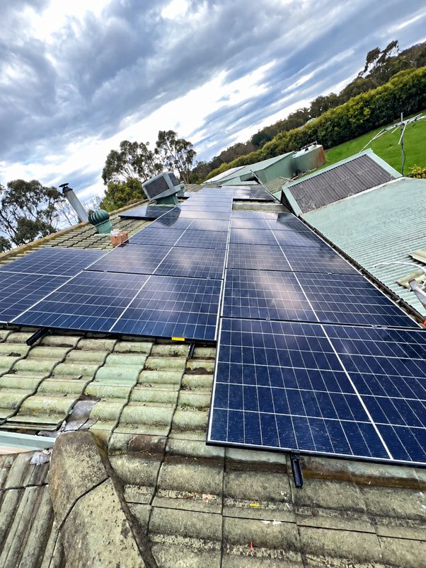 New jinko solar tiger neo panels installed across the roof of steven's bittern home